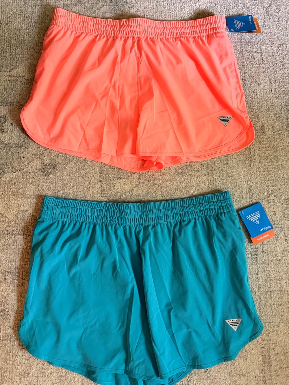 Columbia Windy Bay™ Women's Shorts in Teal and Pink